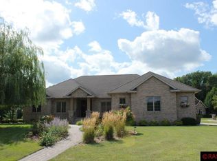 148 Creekside Dr, Mankato, MN 56001