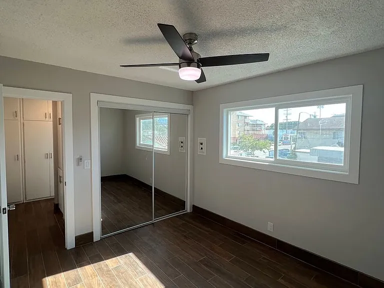 947 N Wilmington Blvd — Photo 7