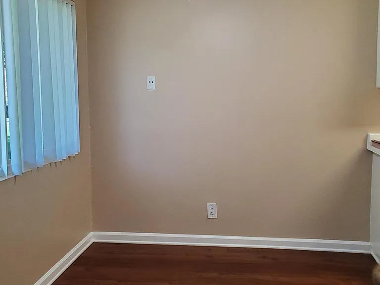 Tustin Garden Apartments — Photo 24