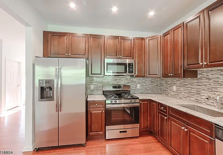 15 Decroce Ct — Photo 7
