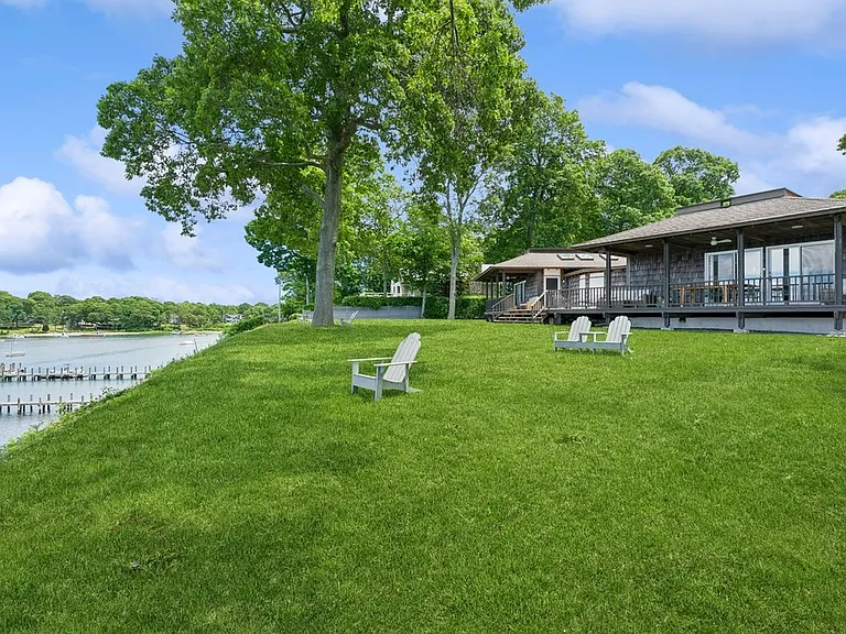 13 Winthrop Rd — Photo 16