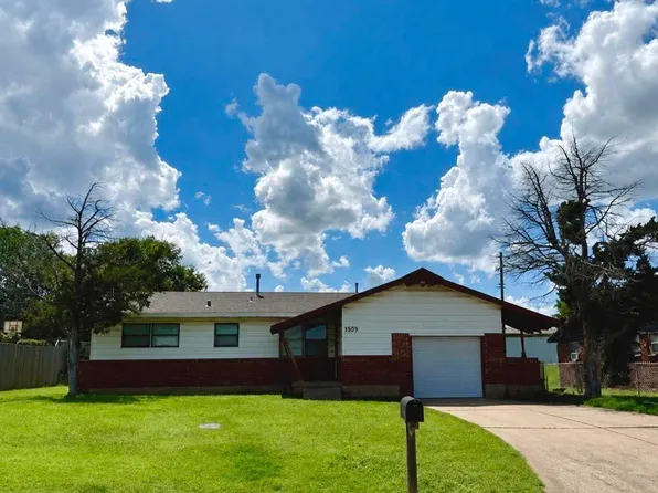 1510 NW 43rd St, Lawton, OK 73505