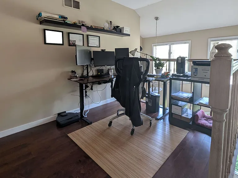 A reading nook that can be converted into a functional office space