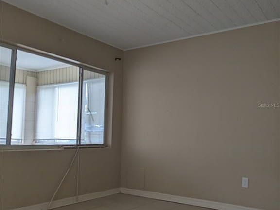 5th image of 403 Tarawa St