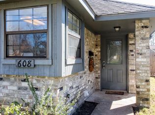 608 E Academy St, Brenham, TX 77833