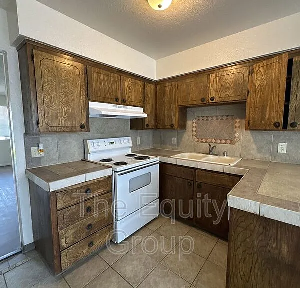 1873 Emma Lee Ln — Photo 6