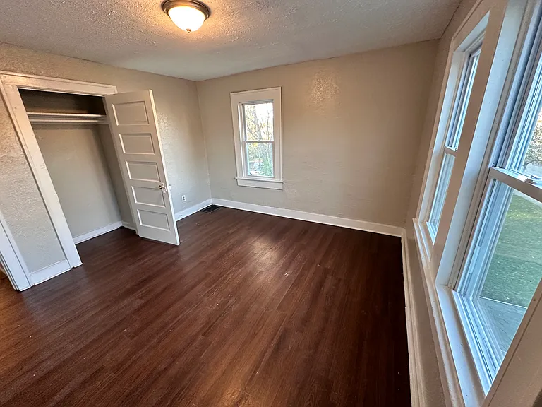 110 N Grant Ave — Photo 6