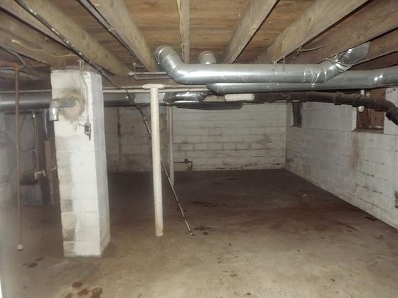 basement 6785 Middlebelt