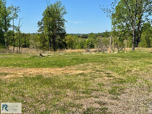 4th image of 840 Sugartree Church Rd