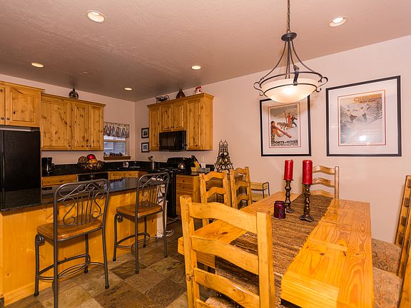 Kitchen & dining
