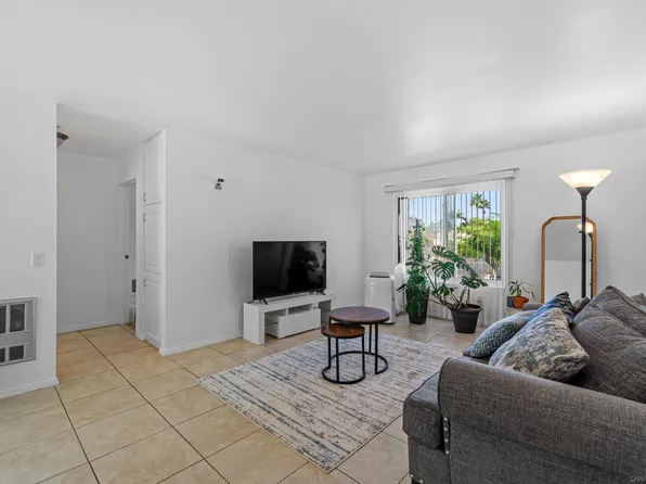 1611 Pentecost Way Unit 4, San Diego, CA 92105