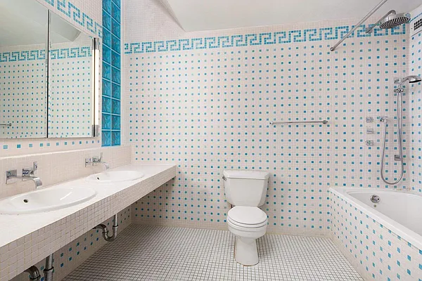 Rented by Sotheby's International Realty | media 7