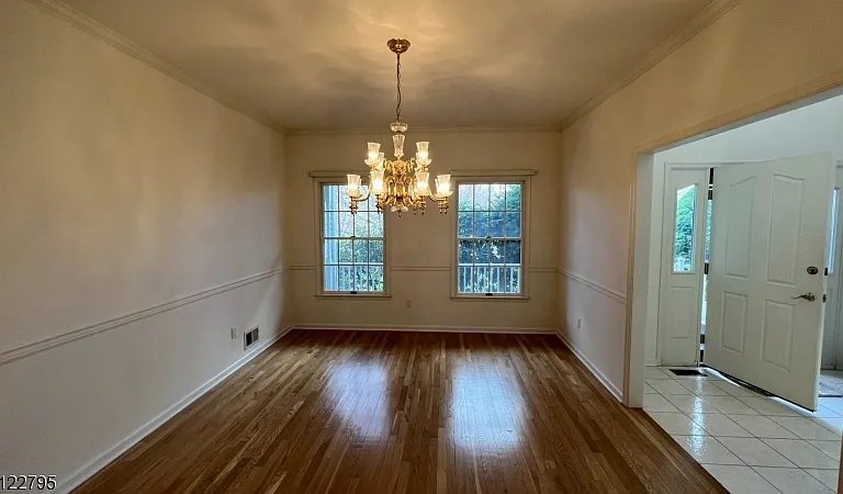 9 Collins Dr — Photo 4