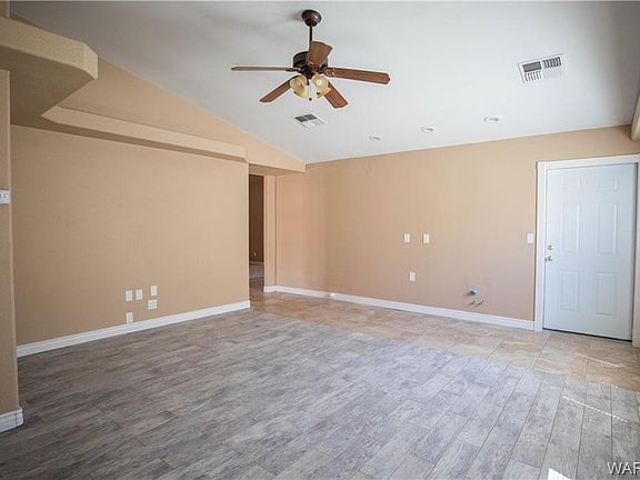 4th image of 4779 N College Dr