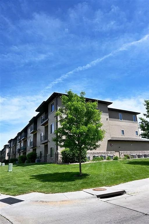 The Sterling Apartments At Kearney — Photo 1