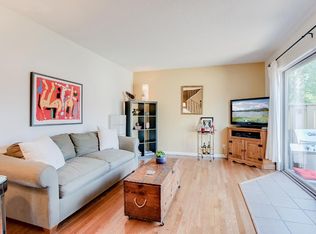 1060 Carmel Ct, Shoreview, MN 55126