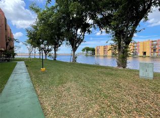 Sunset Villas No 3 Condo, Miami, FL 33126