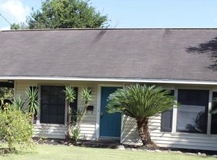 2213 6th St, Port Neches, TX 77651