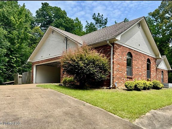 4th image of 174 White Oak Dr