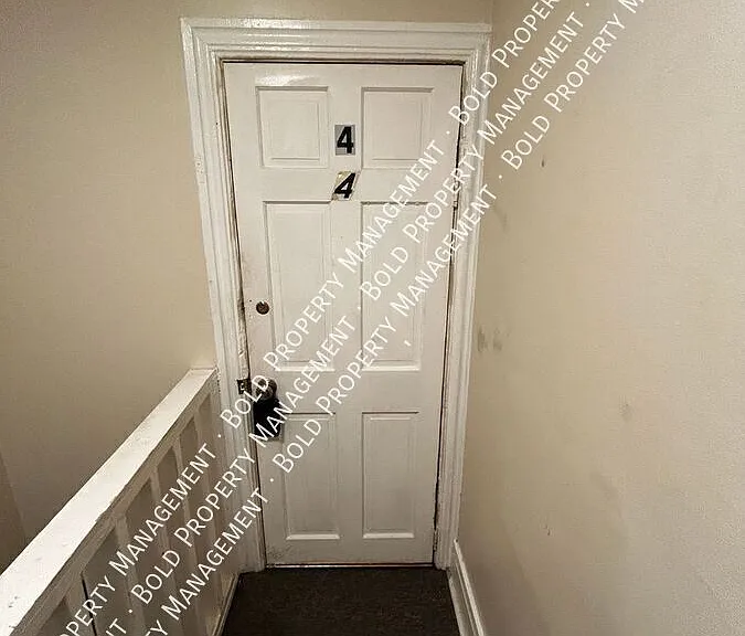 524 Spruce St #4 — Photo 4