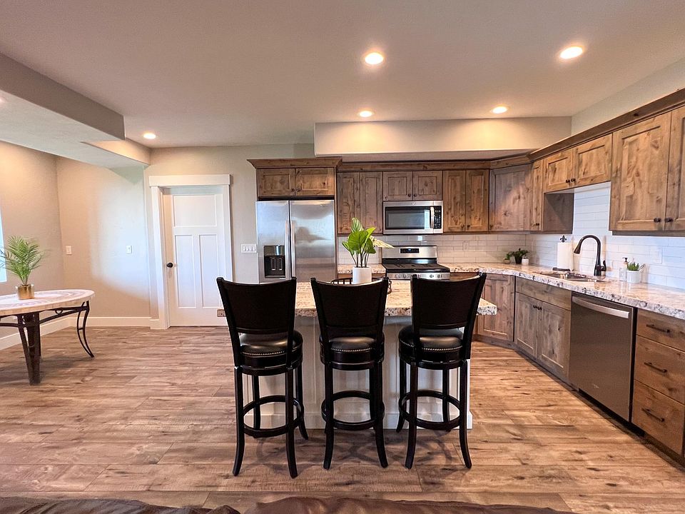 1st image of 1361 E Adobe Rock Dr