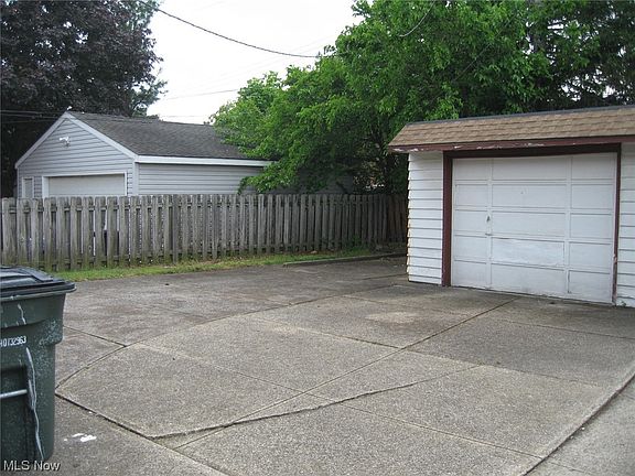 2nd image of 4390 Newberry Dr