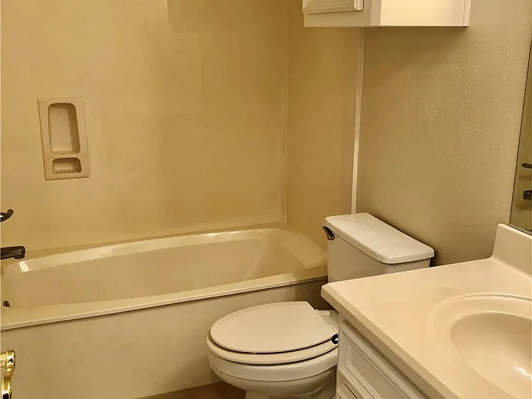 2379 Kendal Green Cir — Photo 11