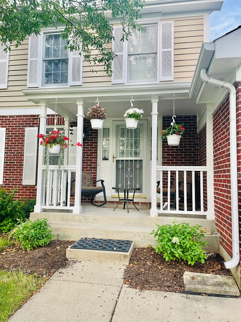 4 bed, 2.5 bath, 2964 sqft, $3,900 — Photo 4