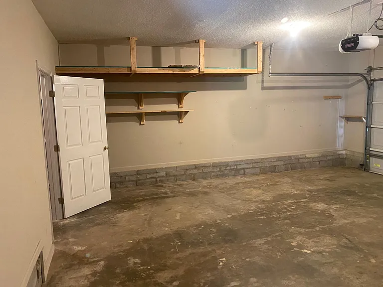 113 Springfield Ln — Photo 12