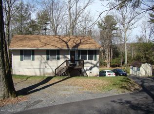 112 Asher Ct, Brodheadsville, PA
