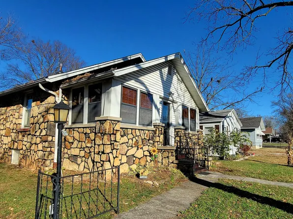 3011 W Water Street, Springfield, MO 65802