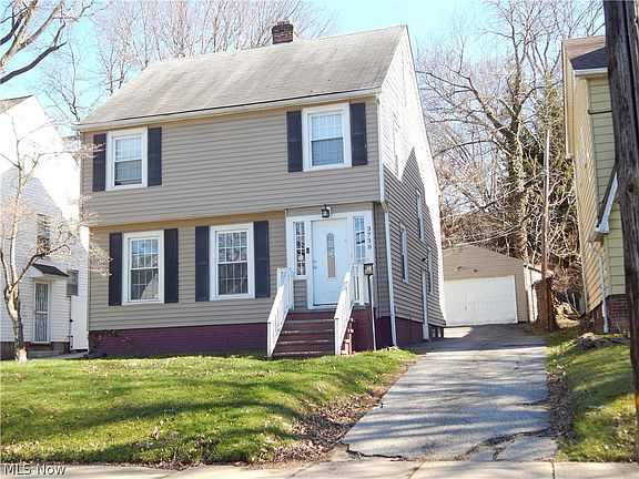 2nd image of 3738 Woodridge Rd