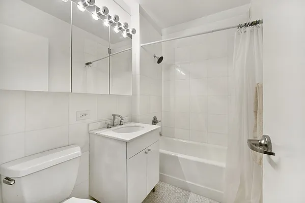 Rented by Nest Seekers International | media 12