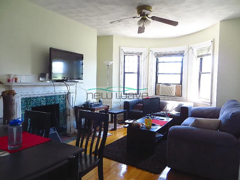 533 Newbury St #3