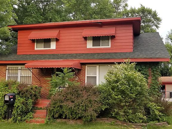 2nd image of 802 Goelz Dr
