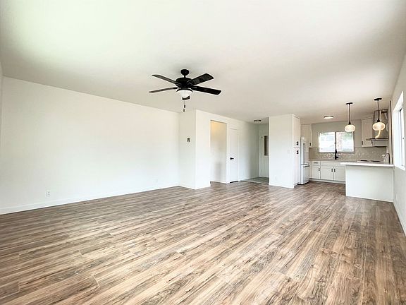 4th image of 724 Franklin Ln #B