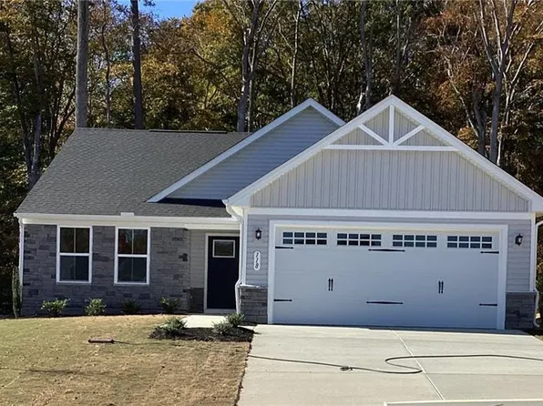 118 Martha Washington Pkwy, Williamsburg, VA 23185