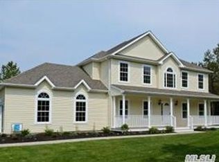 153 Gull Dip Rd, Ridge, NY 11961