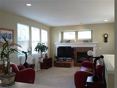 2nd image of 1601 NE Katsura St 401 #401