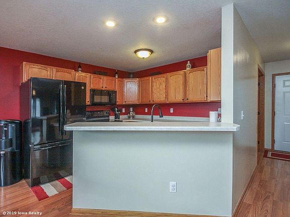 5th image of 210 N 16th St