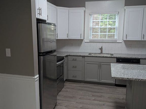2nd image of 360 N Main St APT A
