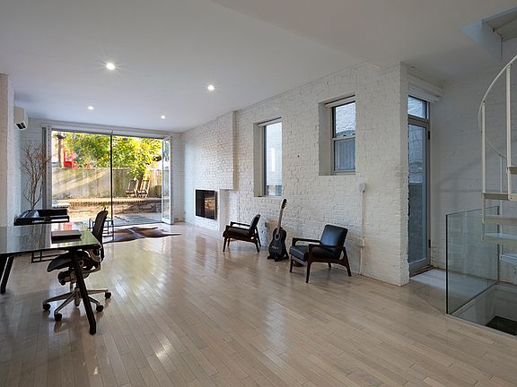 3rd image of 326 Eldert St