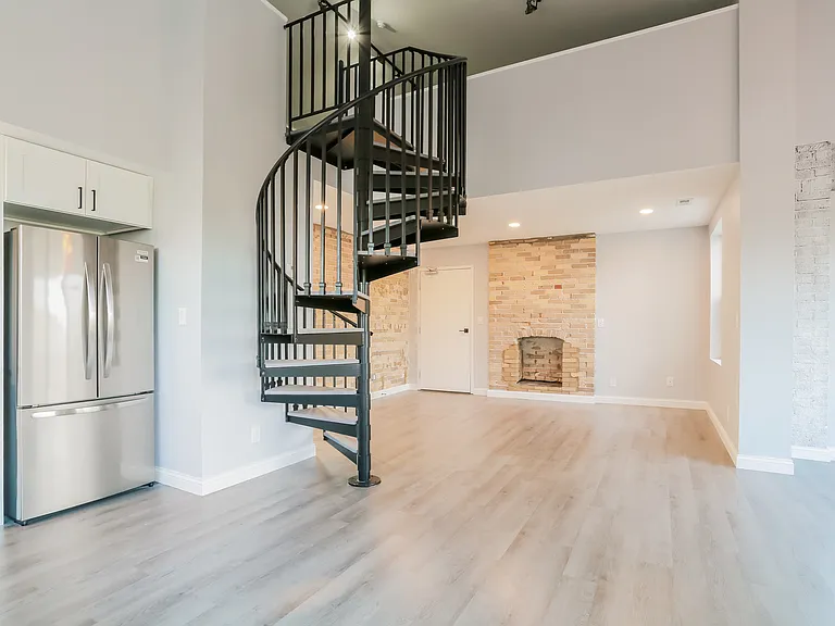 143 Sherman Ave #301 — Photo 8