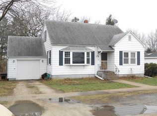 215 E Lundy Ln, Leland, IL 60531