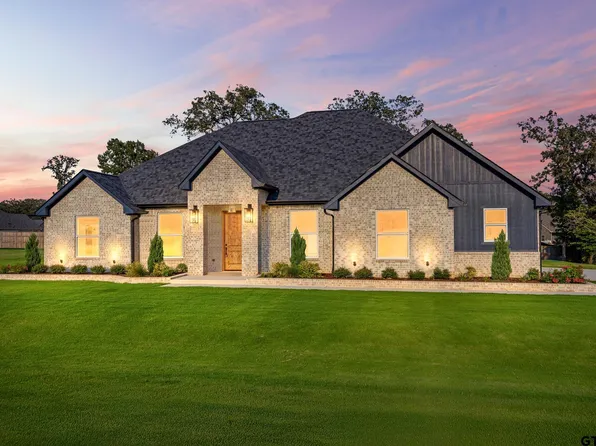 14738 Woodland Creek Dr, Tyler, TX 75706