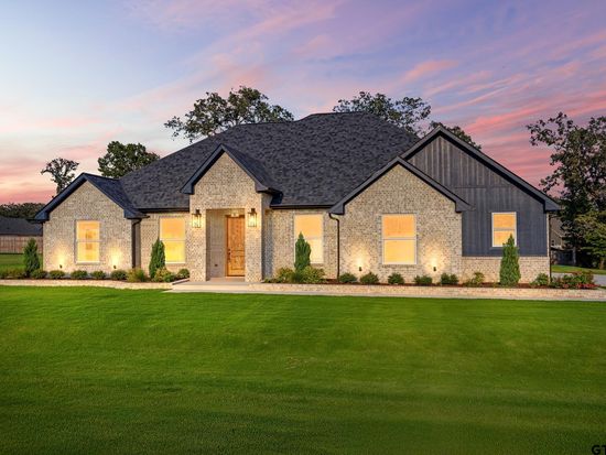 14738 Woodland Creek Dr, Tyler, TX 75706