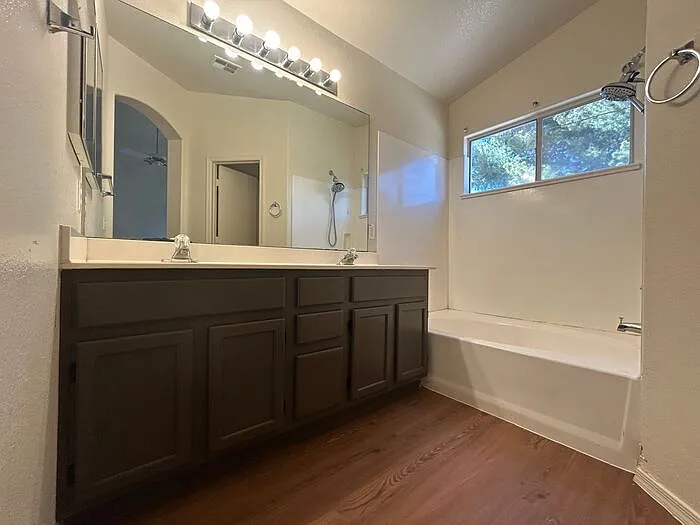5082 W Buffalo St — Photo 25