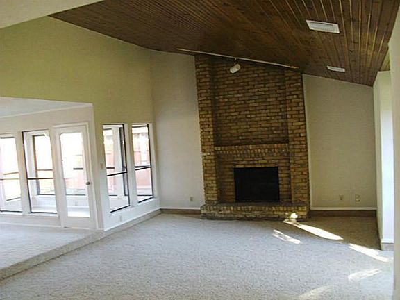 4th image of 1403 Flintwood Dr