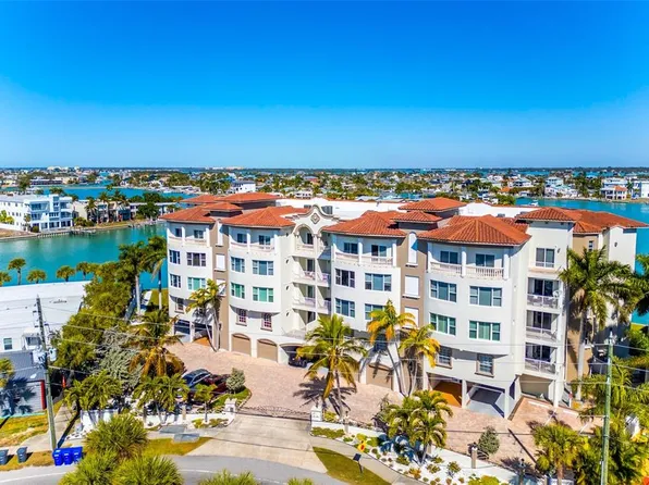 220 108th Ave APT 304, Treasure Island, FL 33706