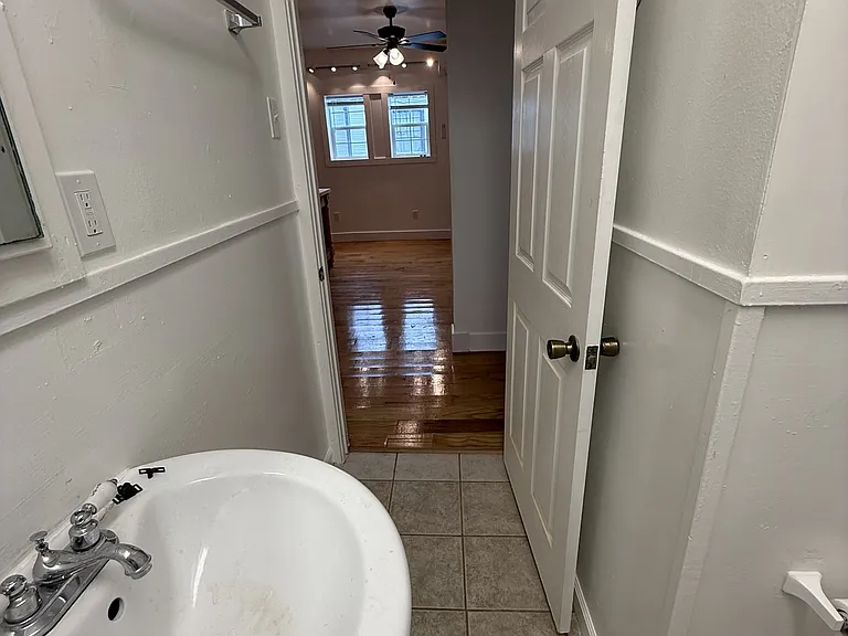 1120 W Mulberry St — Photo 7